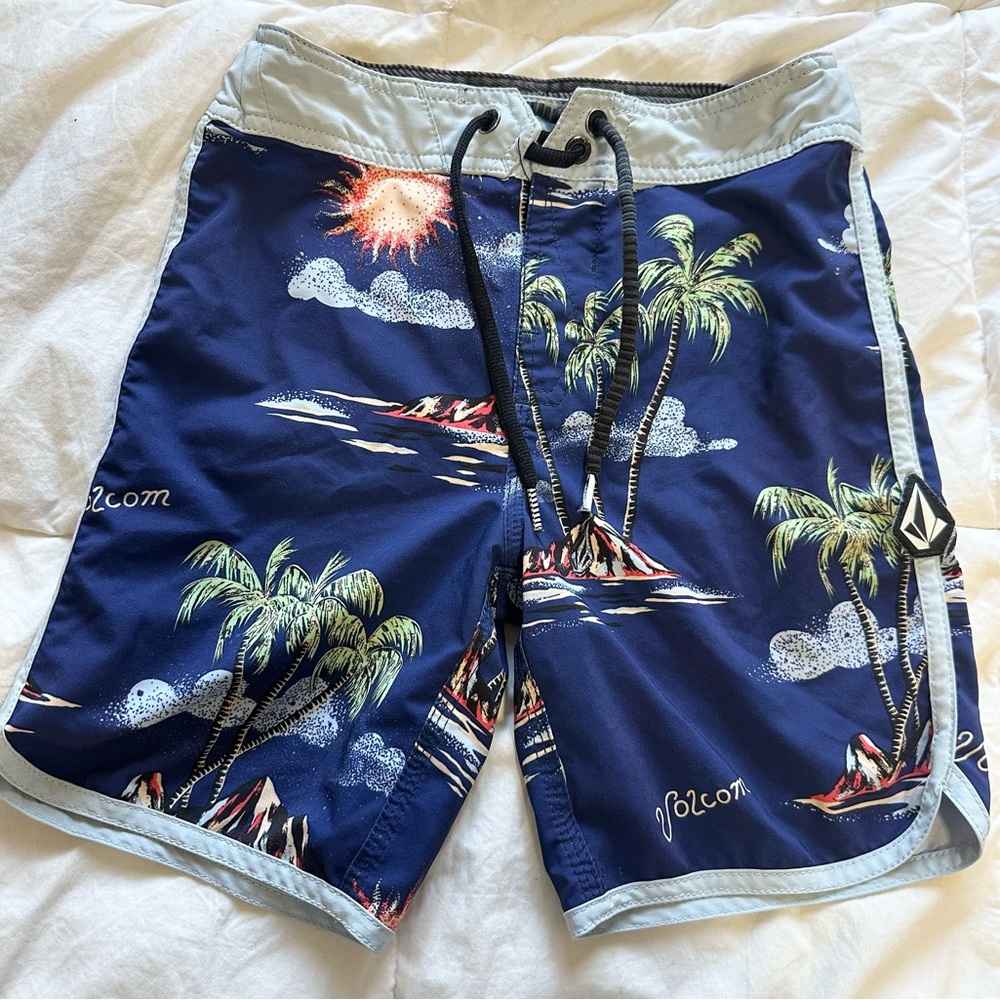 Volcom Men's Navy Island Print Board Shorts